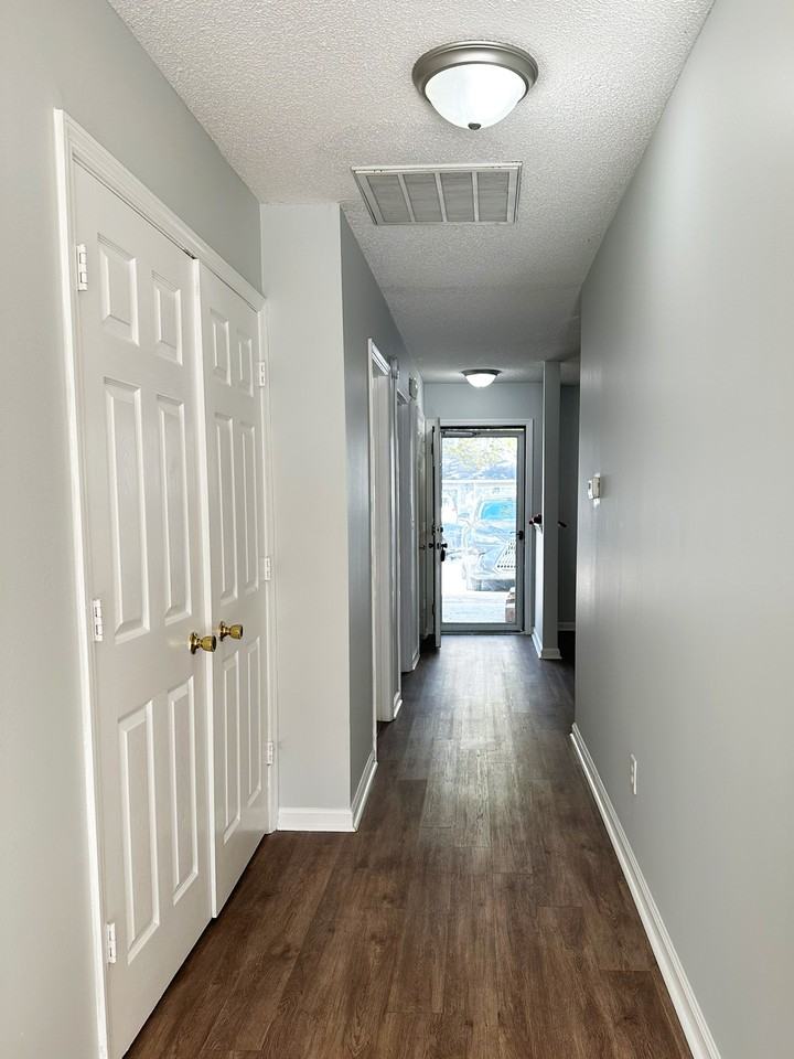 1548 Blaze Ln - Photo 5 of 15