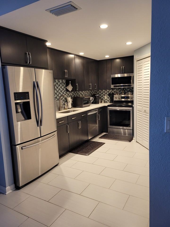 1910 Virginia Ave #402 - Photo 3 of 17