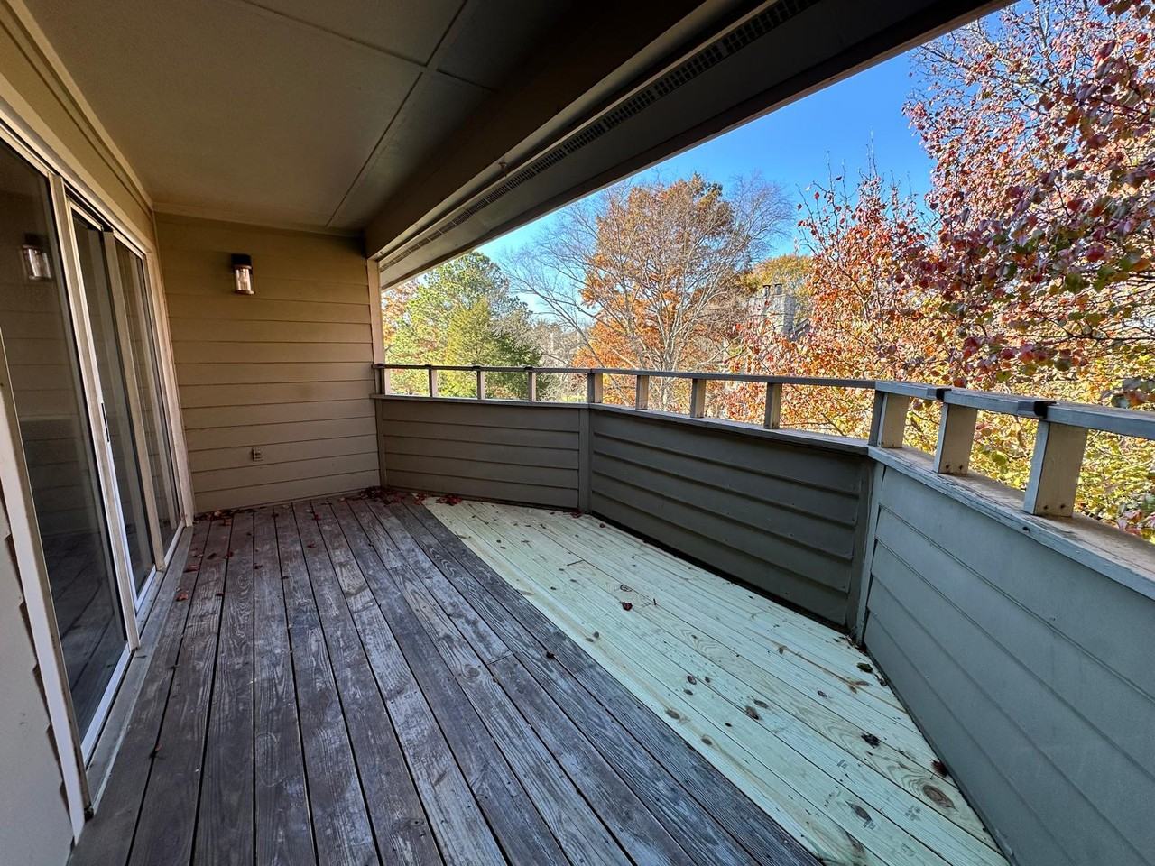 2557 Stockbridge Dr #C - Photo 3 of 19