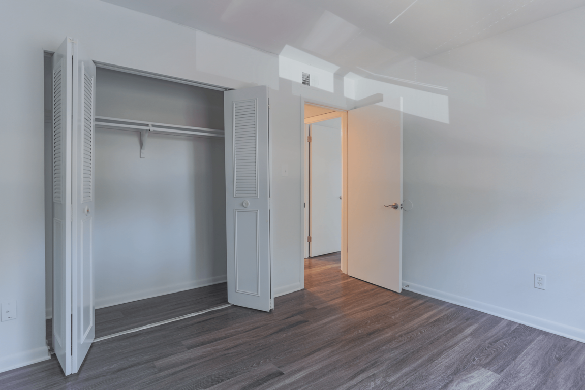 400 Hilltop Drive - Photo 4 of 17