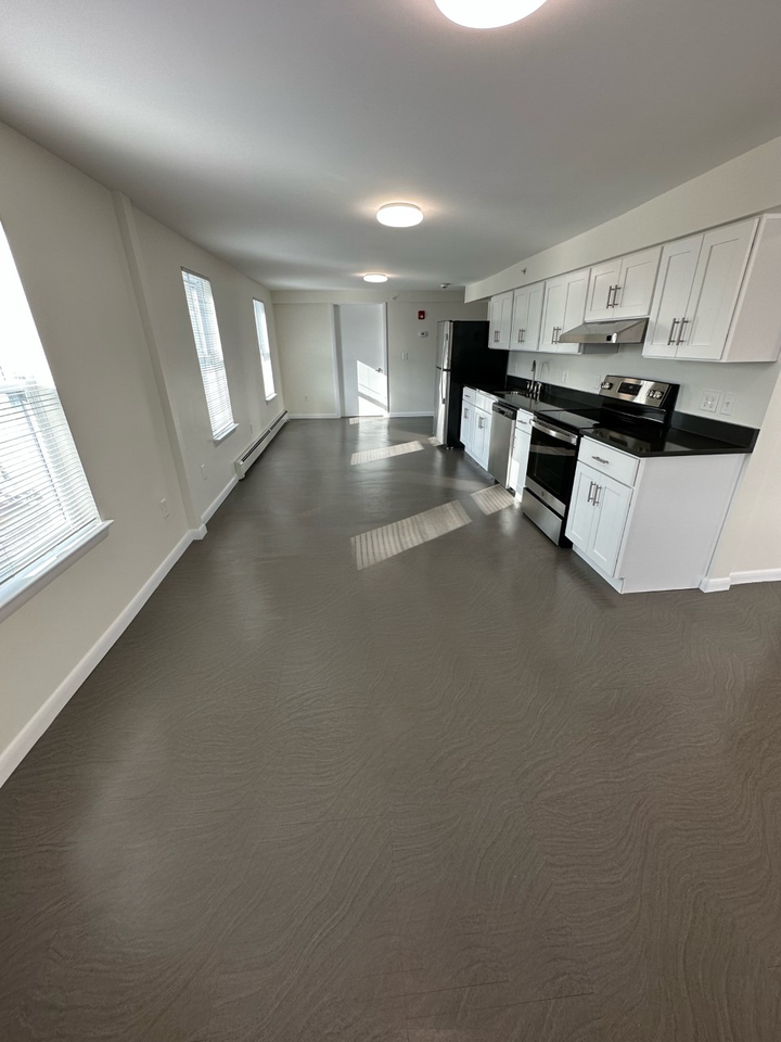 32 Ashburnham Hill Rd #32E - Photo 5 of 14