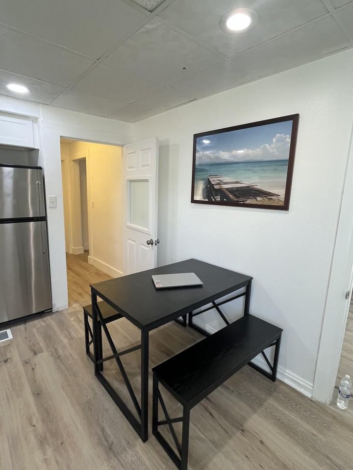 S Volusia Ave - Photo 3 of 24