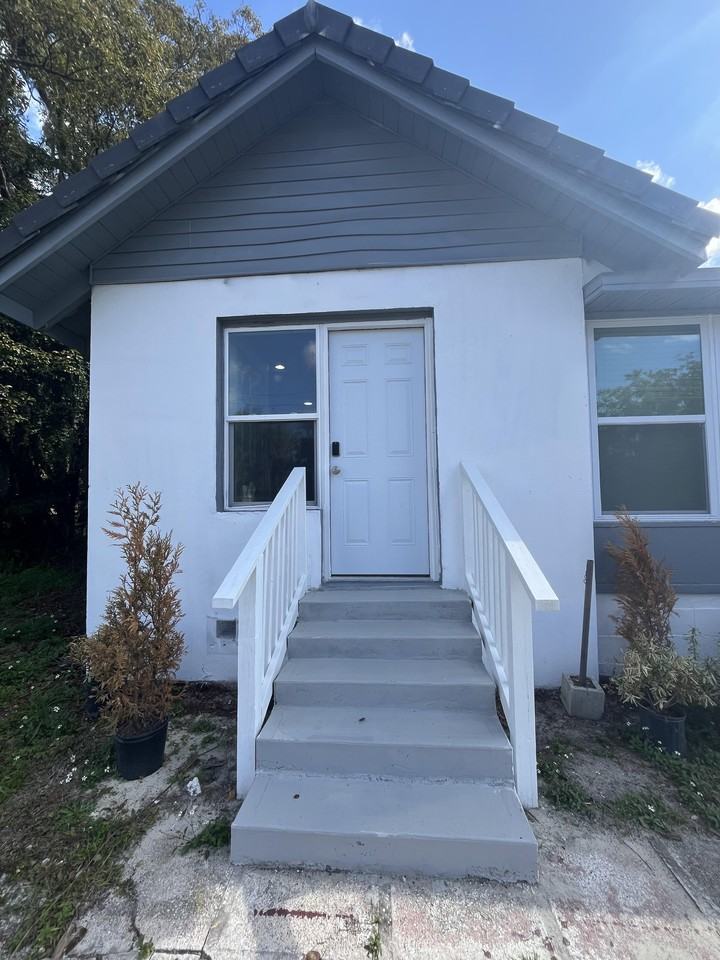 S Volusia Ave - Photo 5 of 18