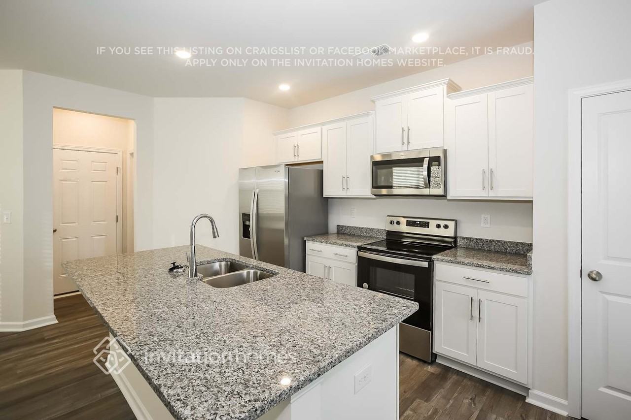 11845 Brier Village Ln - Photo 7 of 17