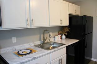 Highview Manor Apartments - Photo 1 of 1