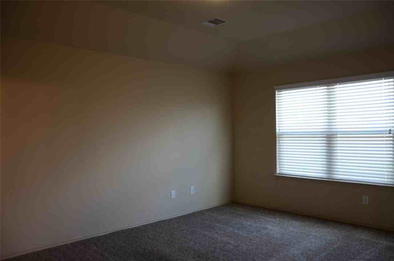 2615 Baldy Rd - Photo 3 of 6