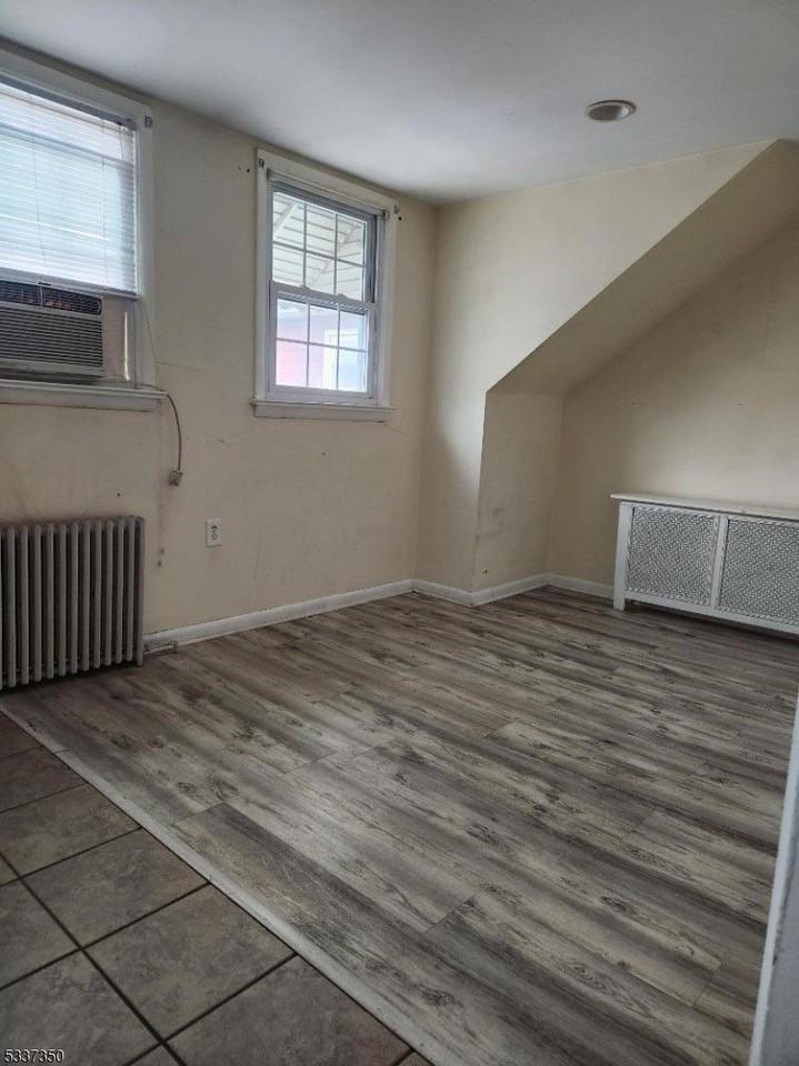 525 Maple Avenue - Photo 2 of 4