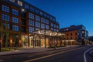 featured image of 10 Monroe St