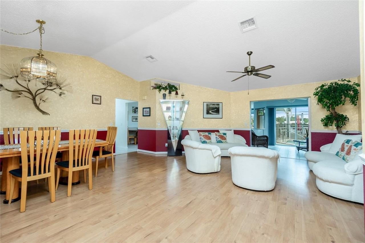 4088 Gingold St - Photo 5 of 50