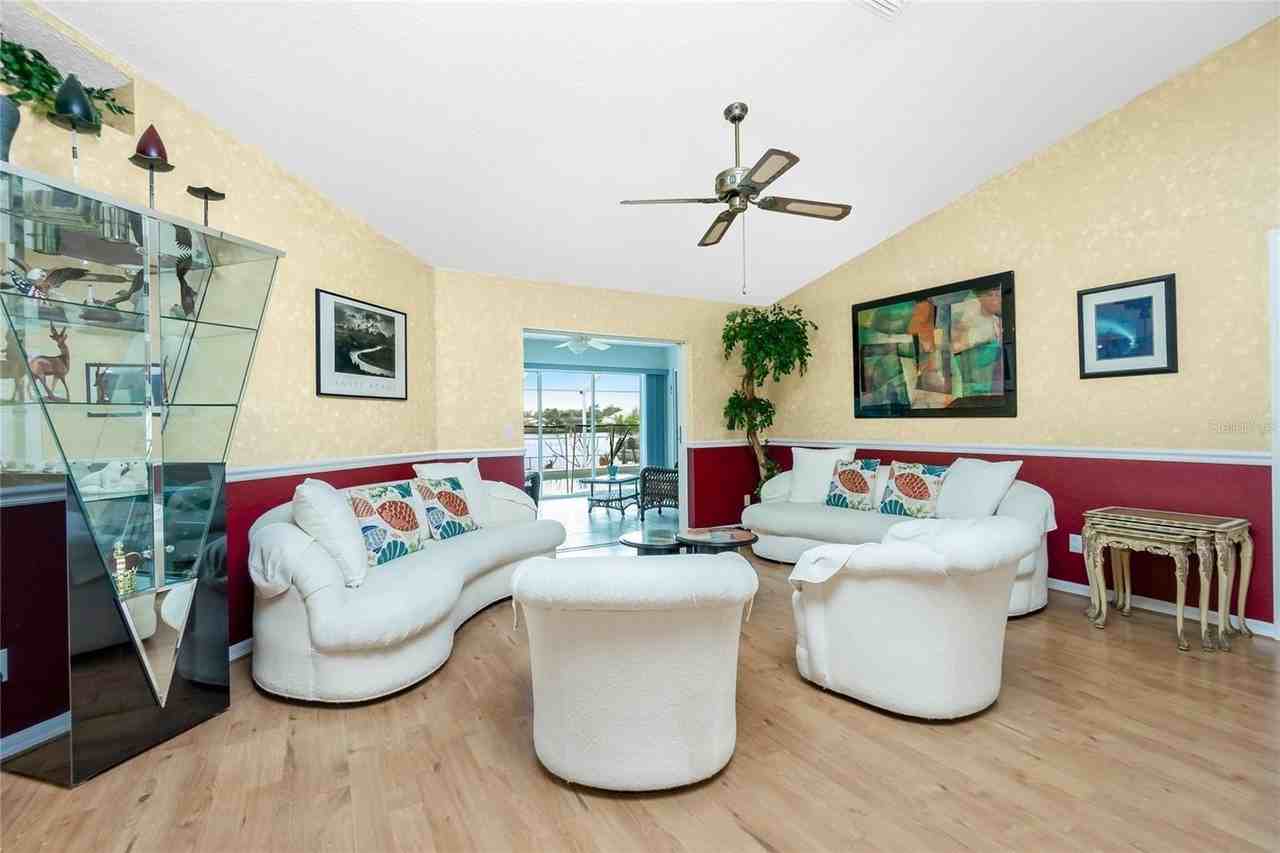 4088 Gingold St - Photo 6 of 50