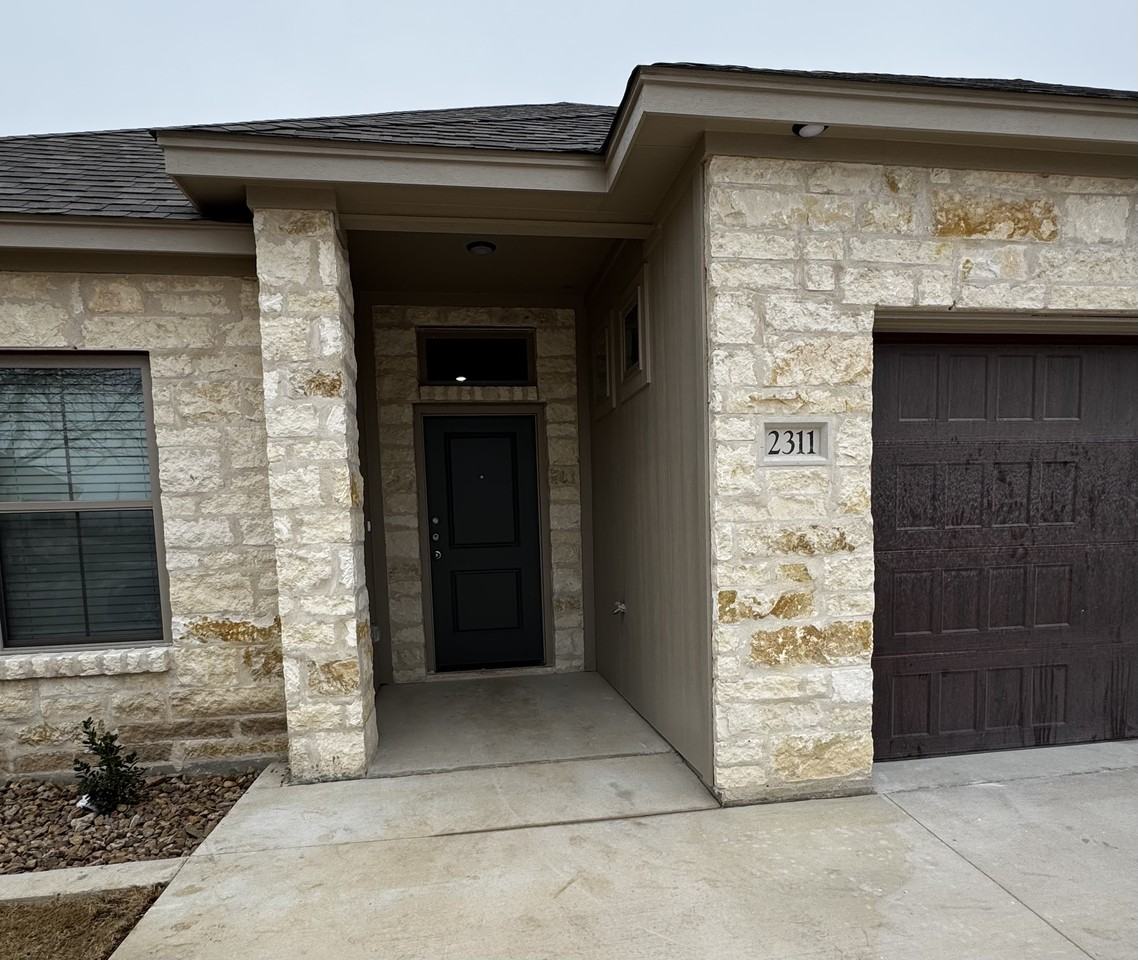 2414 Briar Hollow Drive - Photo 2 of 14