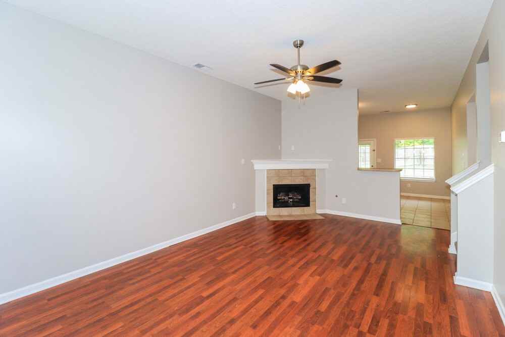 9728 Tucker Creek Cv - Photo 5 of 17