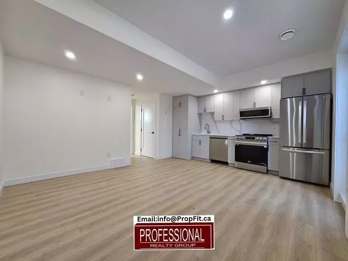 15811 98 Ave Nw - Photo 2 of 10