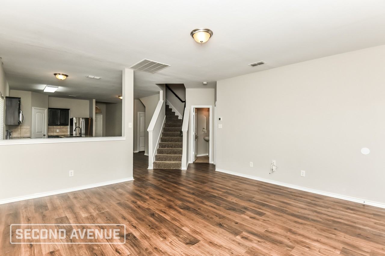 636 Cameron Way - Photo 5 of 27