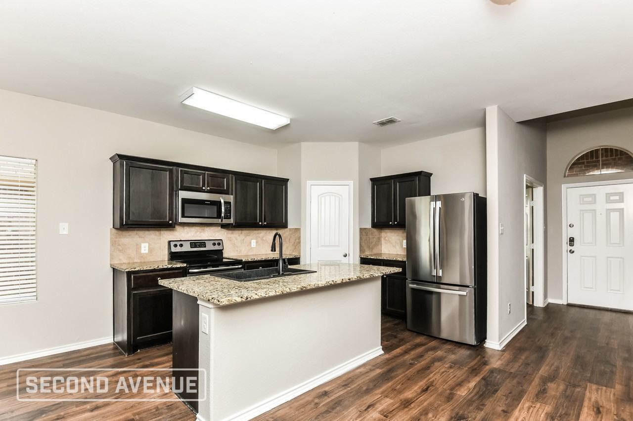 636 Cameron Way - Photo 6 of 27