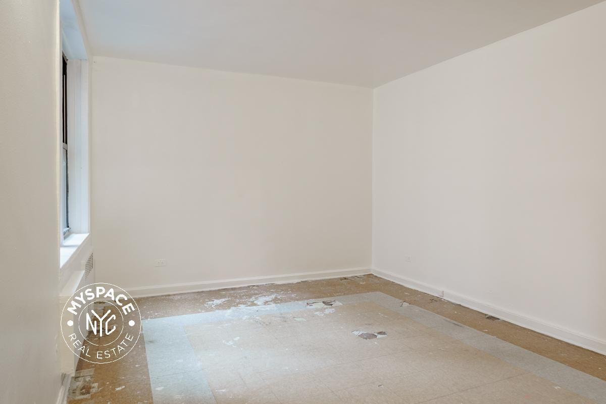 250 Clarkson Ave #319 - Photo 4 of 10