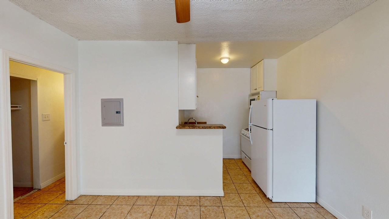 205 Plymouth - Photo 4 of 13