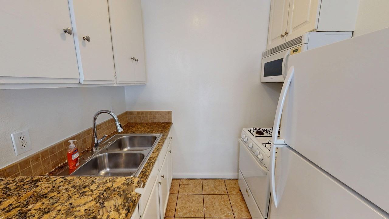 205 Plymouth - Photo 5 of 13