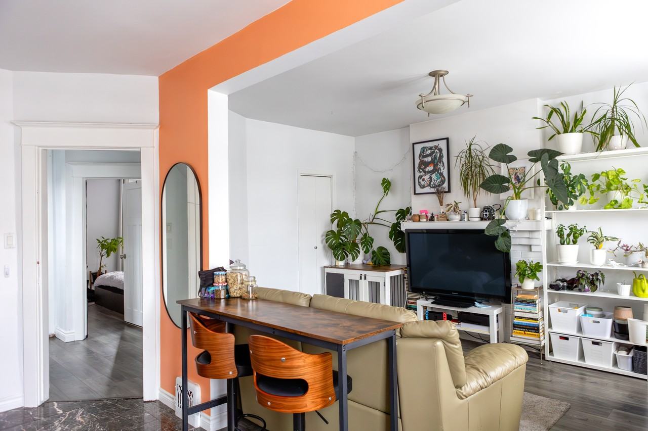 96 Uxbridge Avenue - Photo 2 of 15