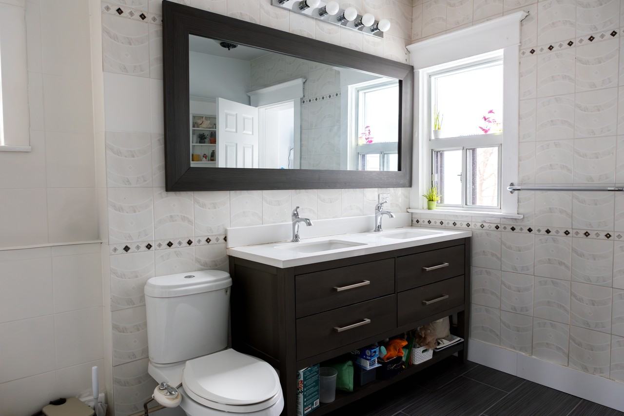 96 Uxbridge Avenue - Photo 4 of 15