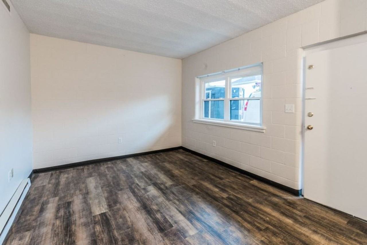 1555 Chestnut Street - Photo 5 of 7