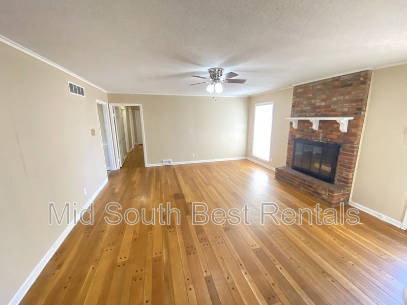 3561 Hazelhedge Dr - Photo 2 of 10