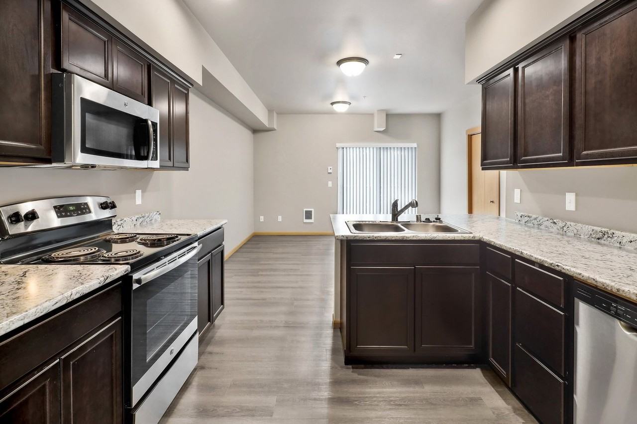 Tremezzo Apartments - Photo 2 of 50