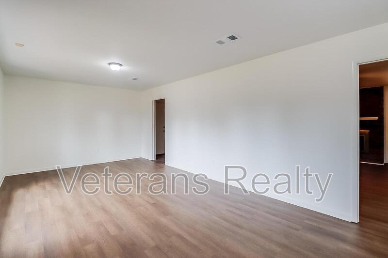 16170 Carolyn St - Photo 4 of 26