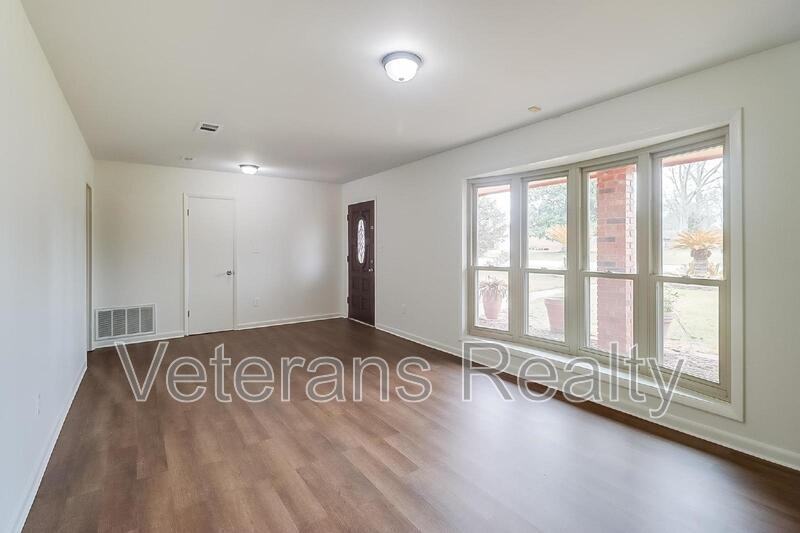 16170 Carolyn St - Photo 5 of 26