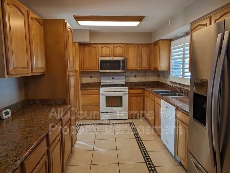 1101 68th St N - Photo 3 of 28