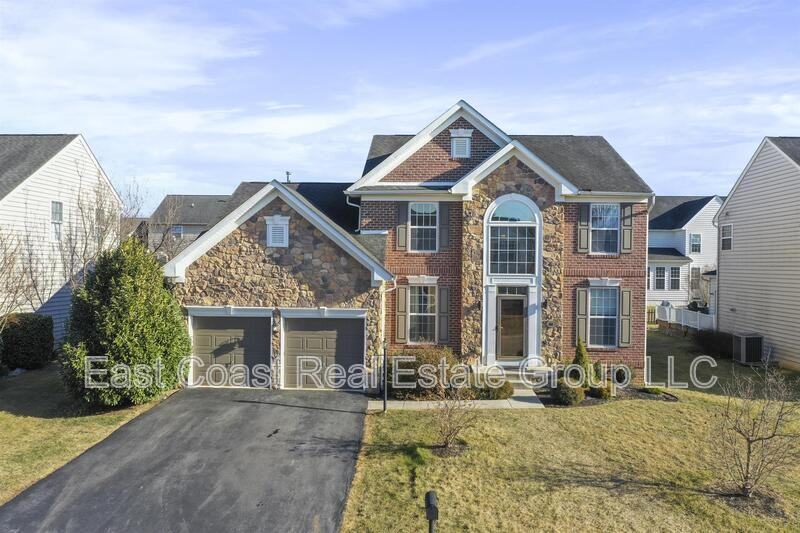 66 Ticonderoga Dr - Photo 3 of 50