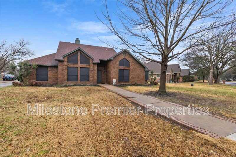 3300 Broken Bow St - Photo 2 of 20