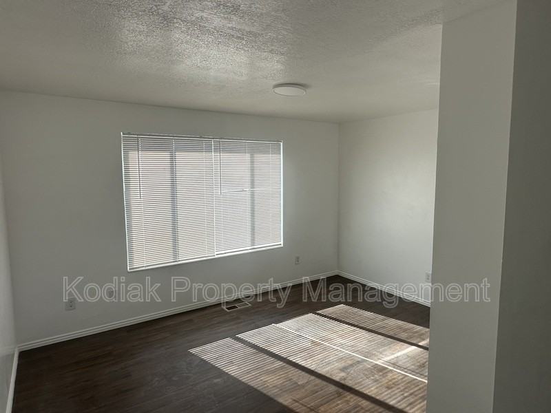 1149 N Nayon Dr #4 - Photo 6 of 13