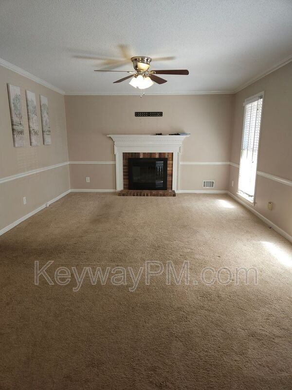 792 Greenwood Dr - Photo 4 of 17