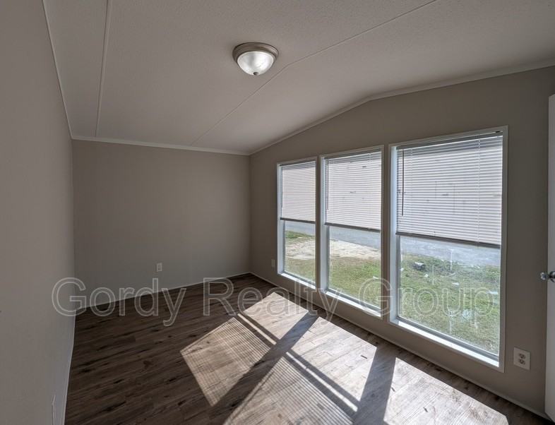 2146 Shadow Bay Ave - Photo 3 of 12