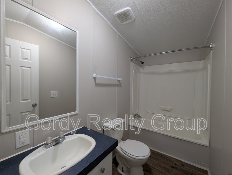 2146 Shadow Bay Ave - Photo 4 of 12