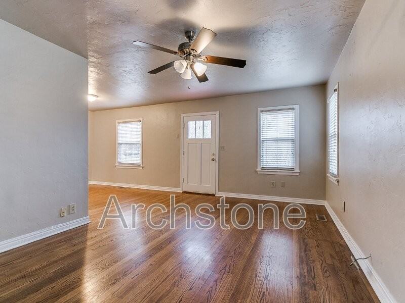 408 E 6th St - Photo 7 of 43