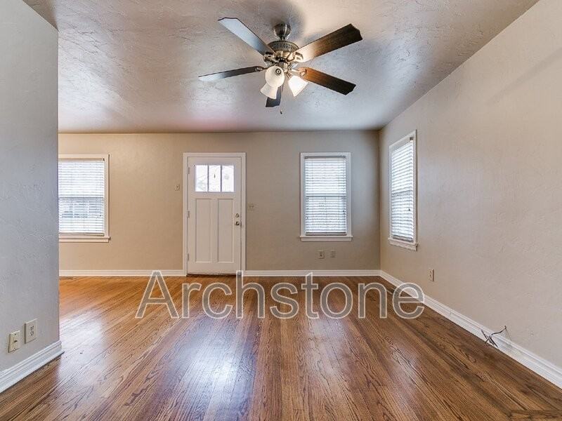 408 E 6th St - Photo 6 of 43