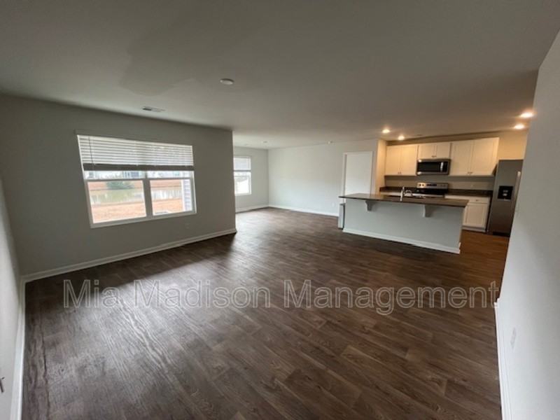 214 Barbados Rd - Photo 7 of 15