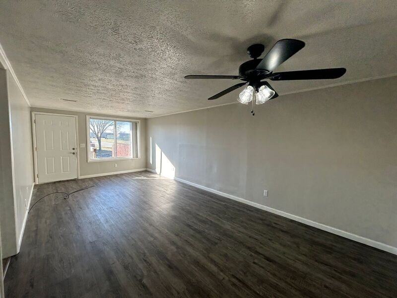 802 Randler Ave - Photo 2 of 7