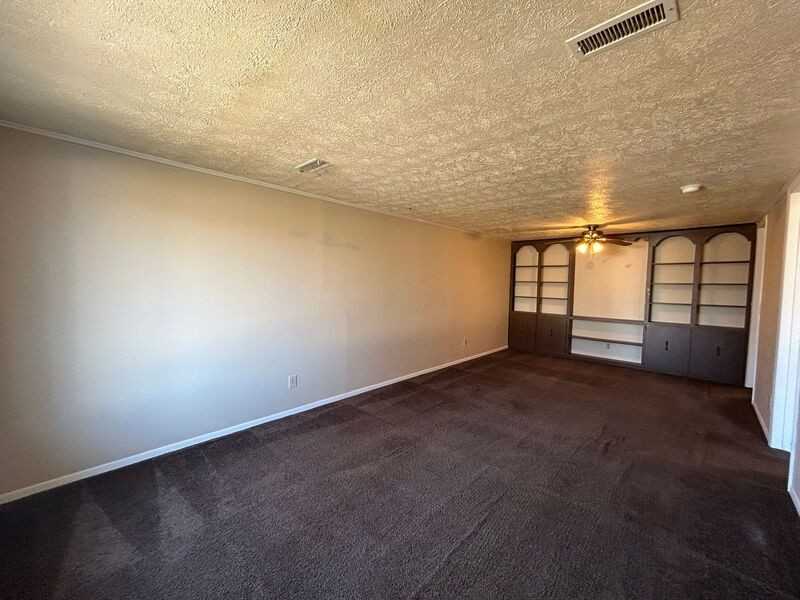 790 Randler Ave - Photo 2 of 7