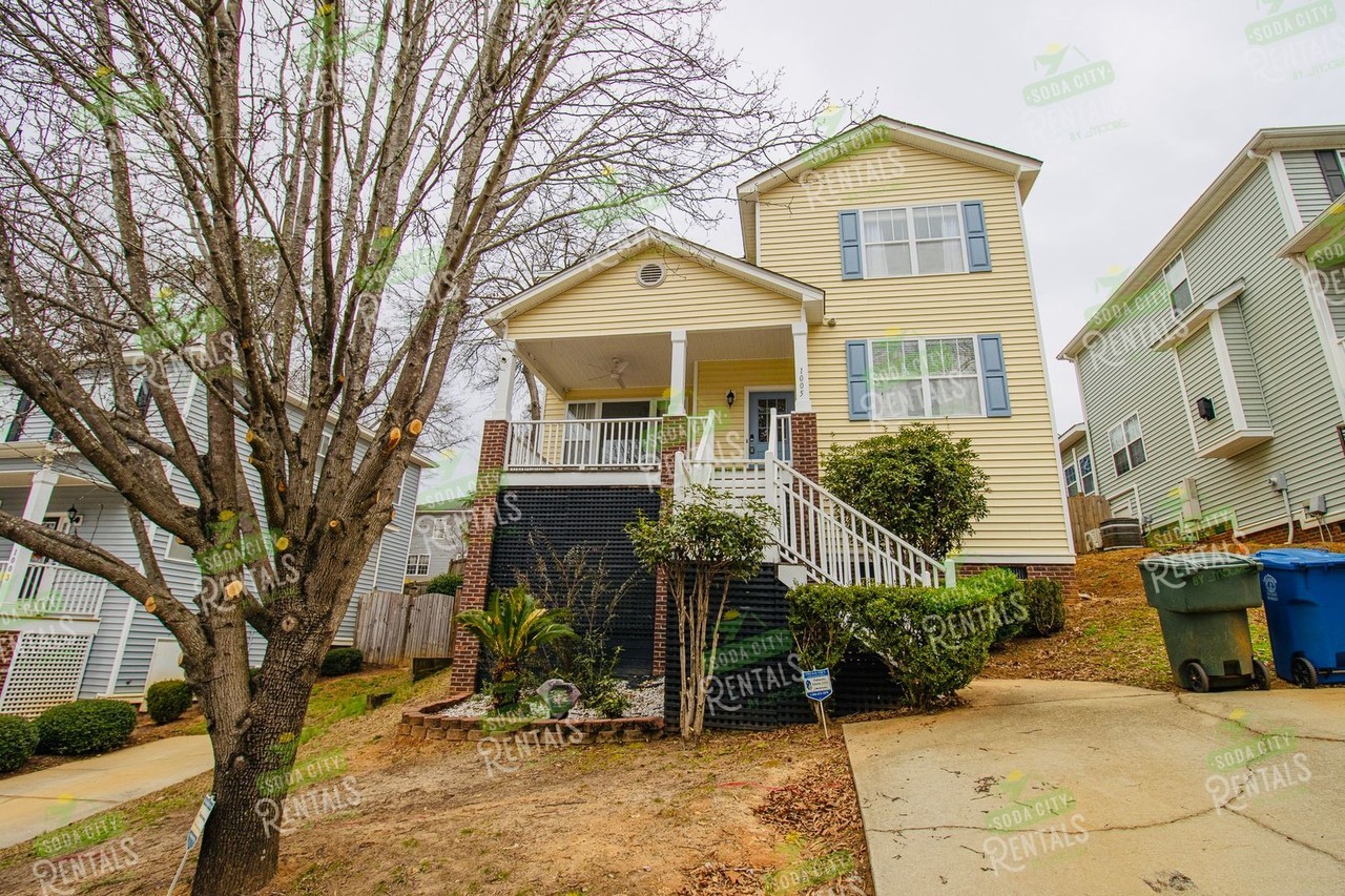 1005 Edgefield St - Photo 3 of 38