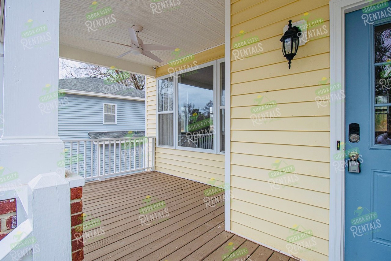 1005 Edgefield St - Photo 4 of 38