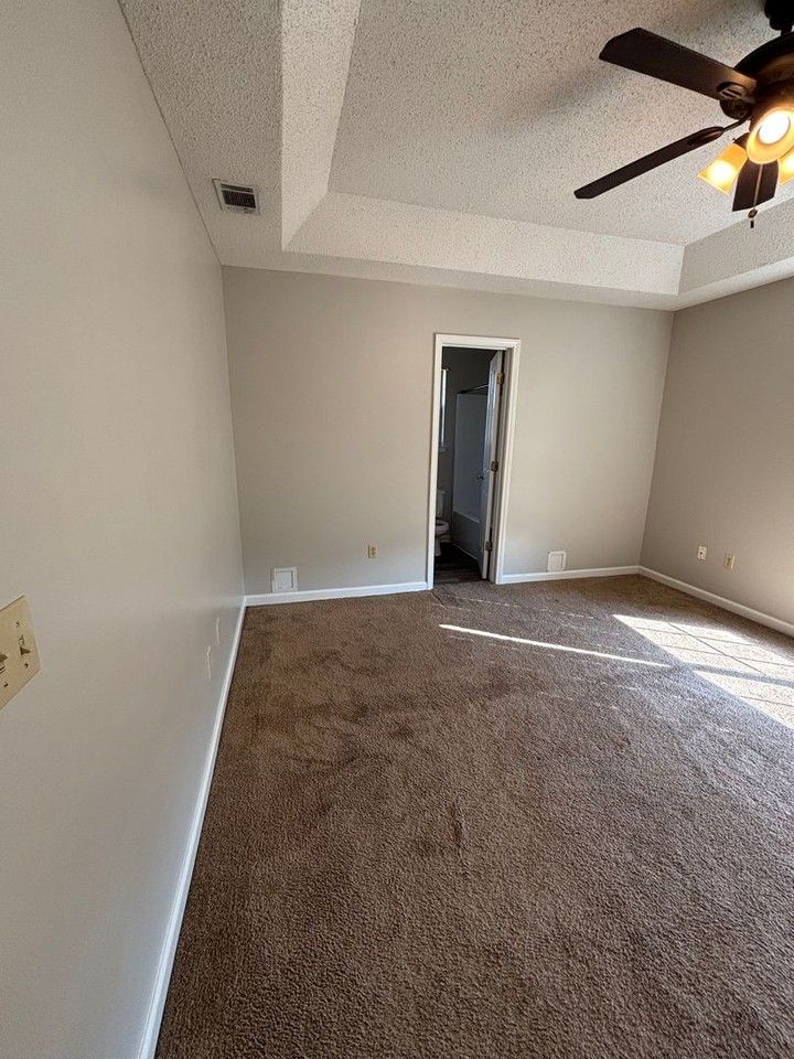 228 228 NE Jamey Lane - Photo 7 of 17