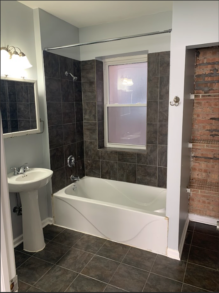 7748 S. Essex Ave - Photo 3 of 7