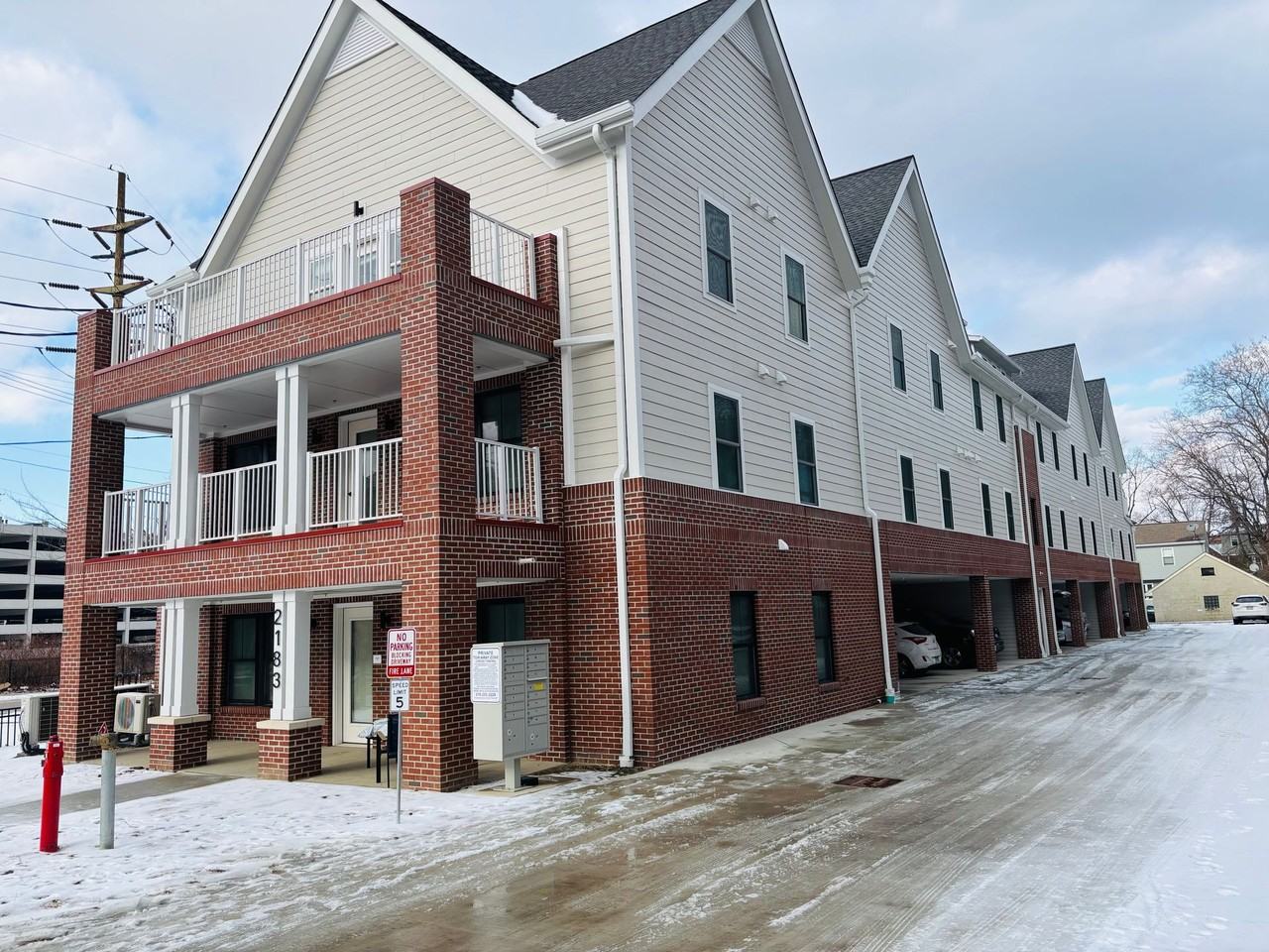 2183-2185 Cornell Rd - Photo 6 of 13