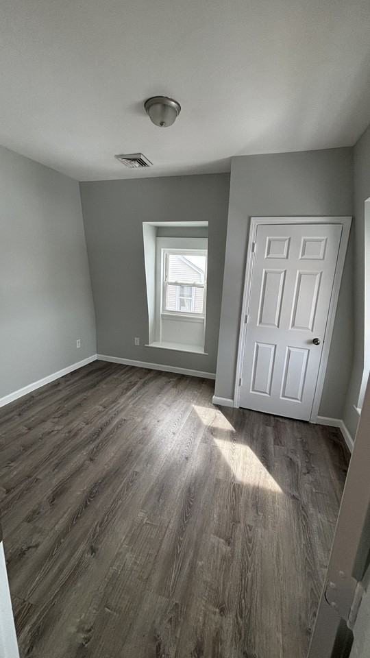 31 Channing Street - Photo 3 of 10