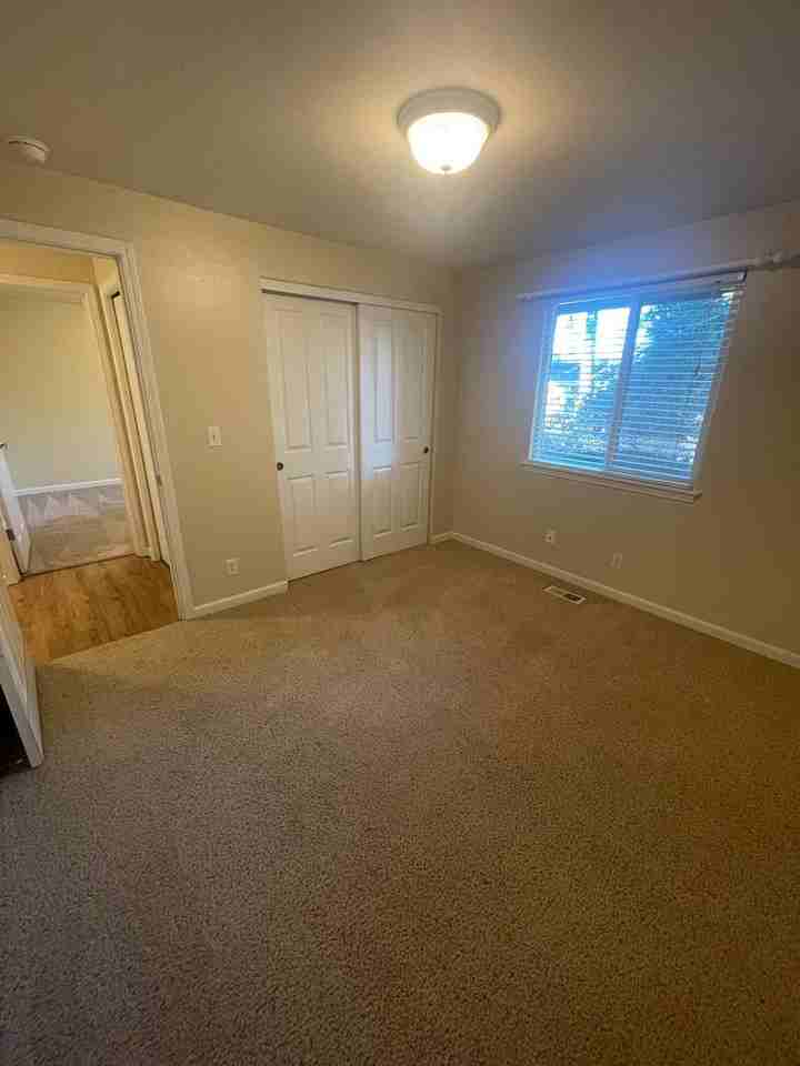 677 E Milton St - Photo 2 of 19