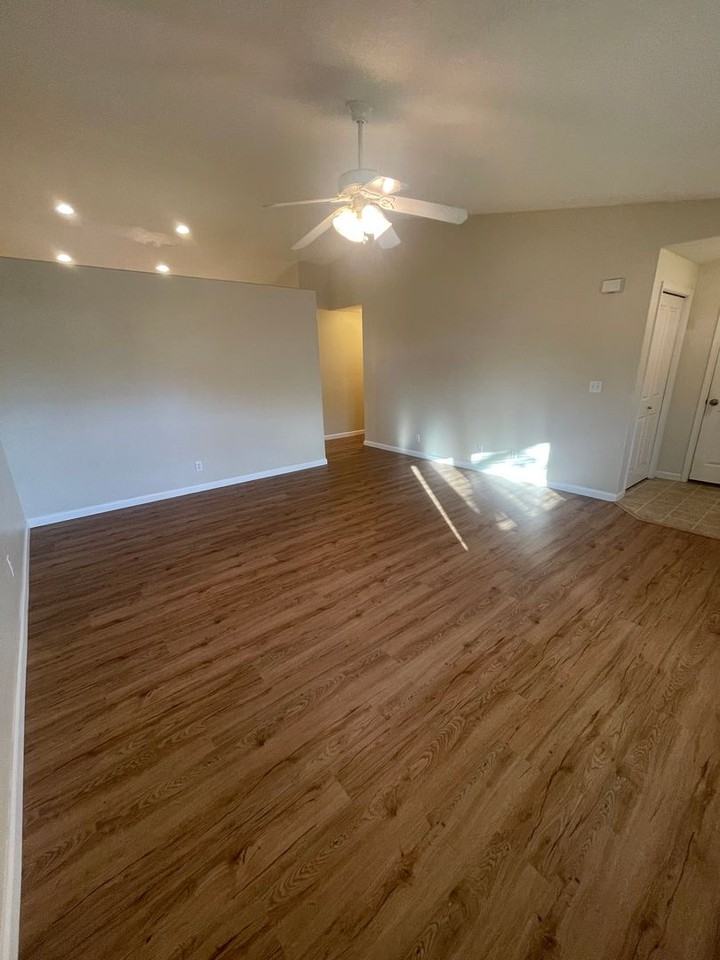 677 E Milton St - Photo 6 of 19