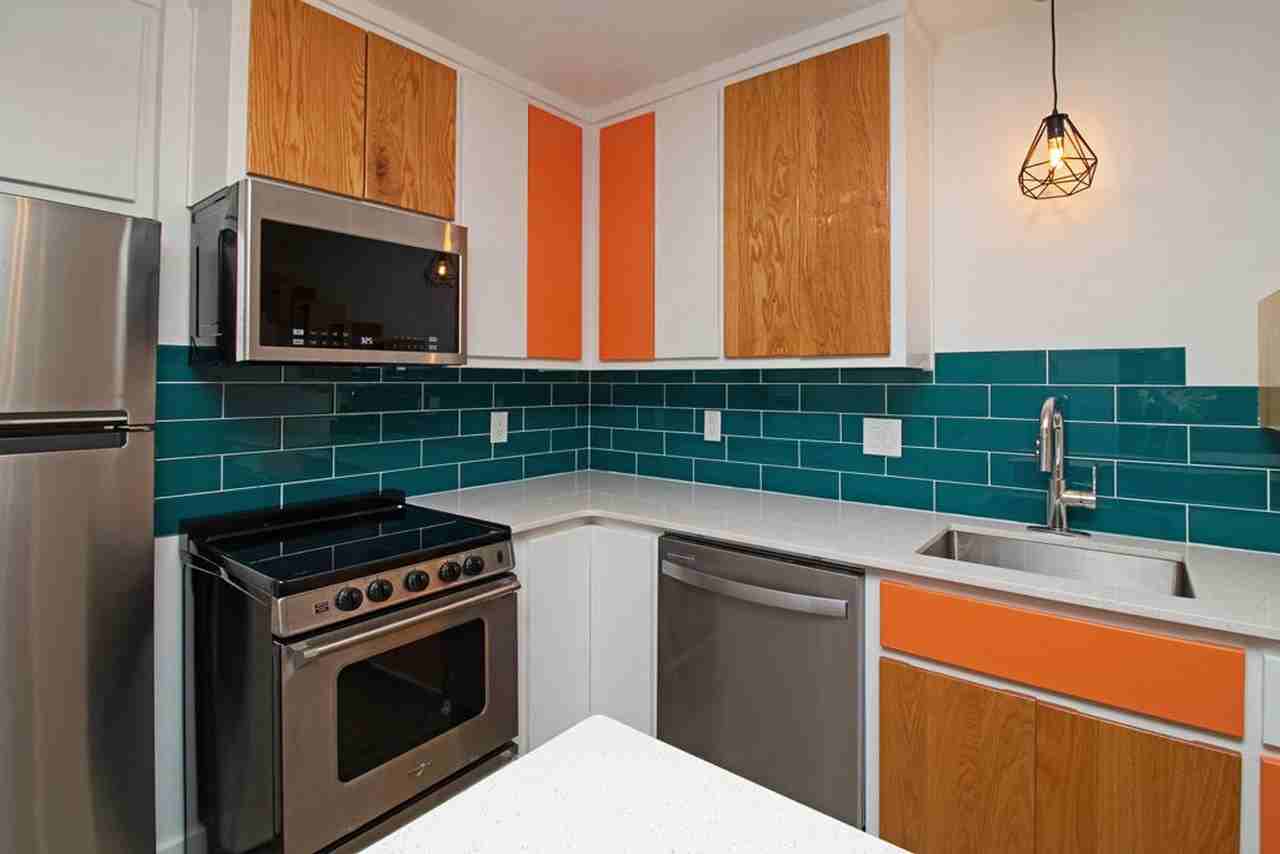 400 W Poplar St - Photo 6 of 28